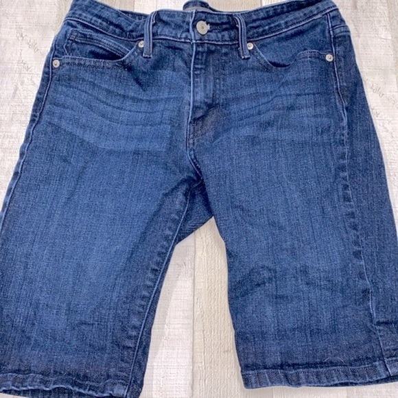 Levi’s denim Bermuda jean shorts size 7 - Picture 2 of 6
